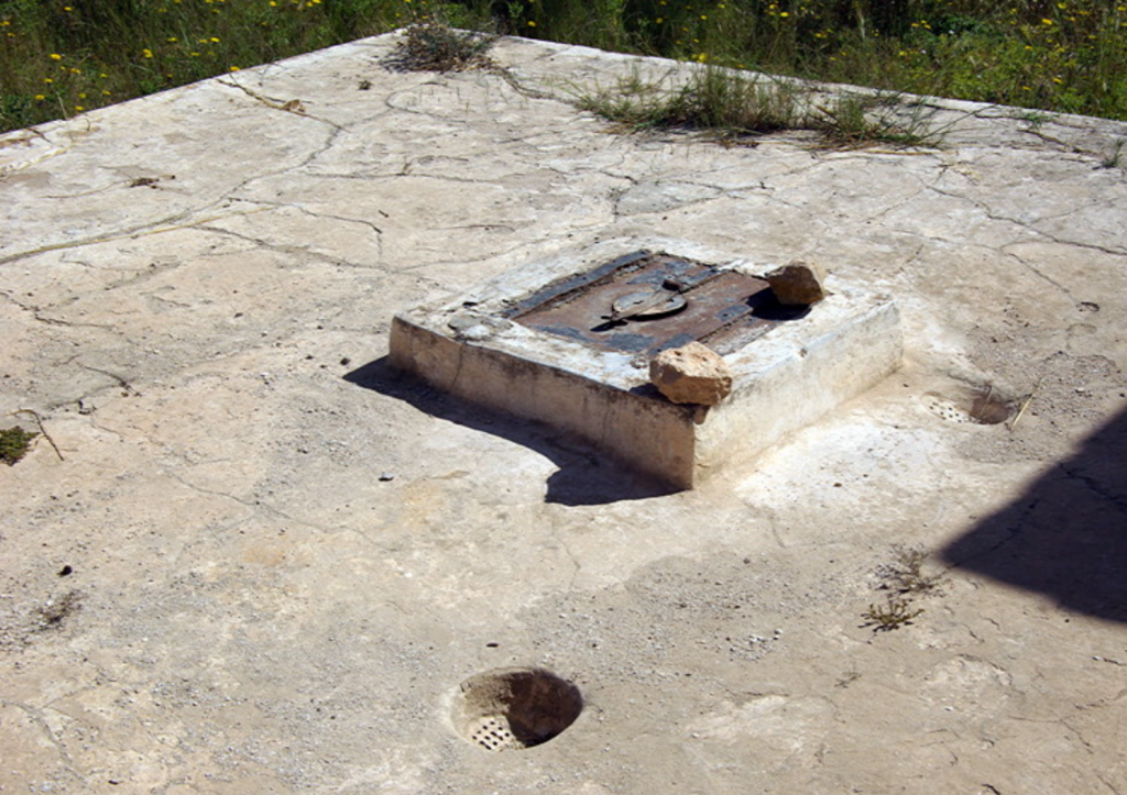 Menzel - roof of cistern