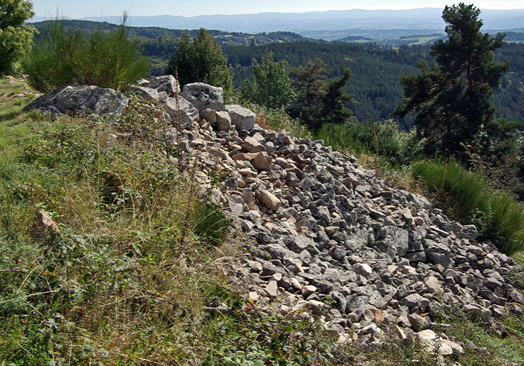 Montarcher - rampart of prehistoric hill fort