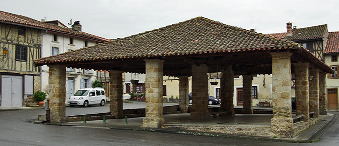 Montbrun-Bocage, market hall