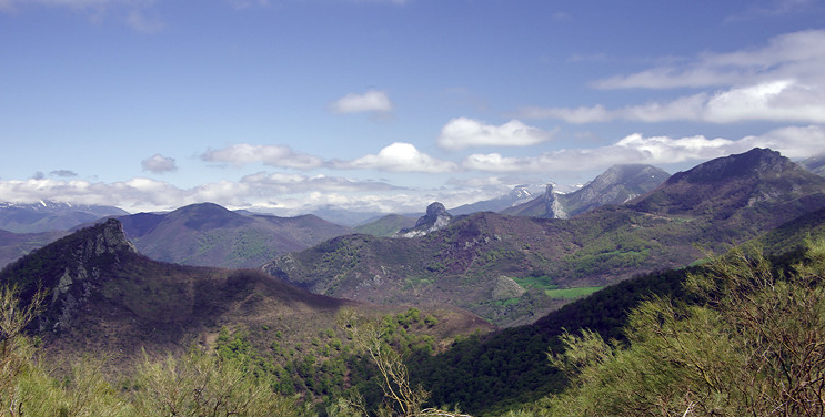 On the way to the San Glorio Pass on N-621