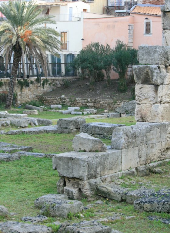 ortigia tempio d apollo.jpg