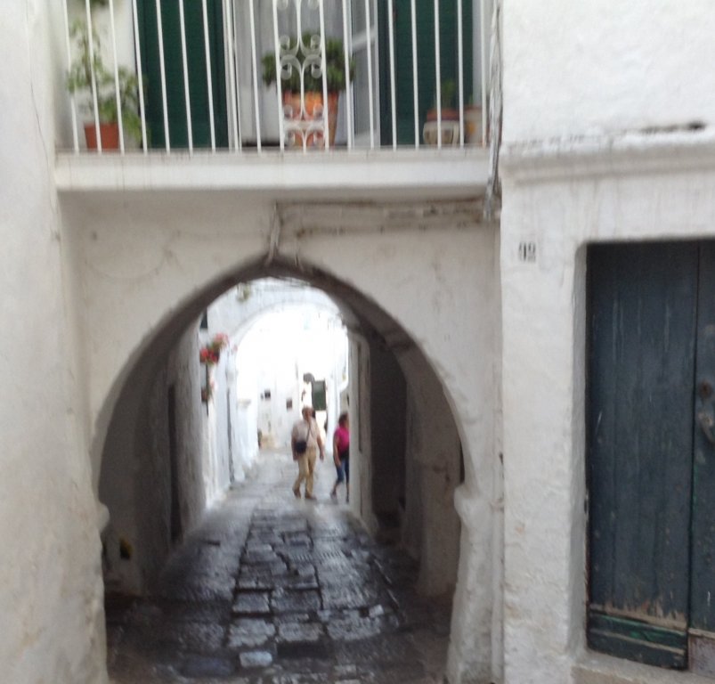 ostuni ape arch.jpg