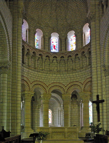 Preuilly-sur-Claise, Abbey of St-Pierre - chancel.png