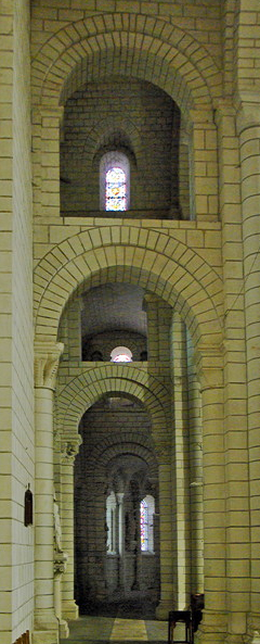 Preuilly-sur-Claise, Abbey of St-Pierre - north aisle.png