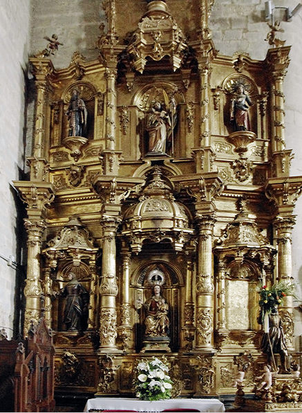 Puente la Reina, Iglesia de Santiago - side altar