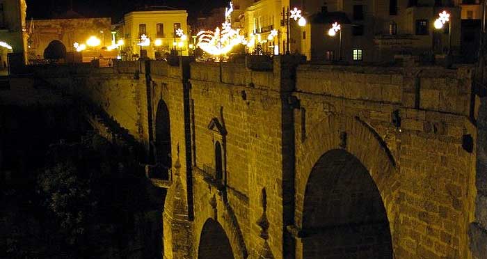 Puente nuevo at night