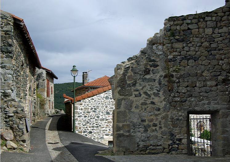 Roche-en-Régnier -  old gateway