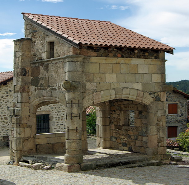 Roche-en-Régnier - porch of Hôtel Vacherel