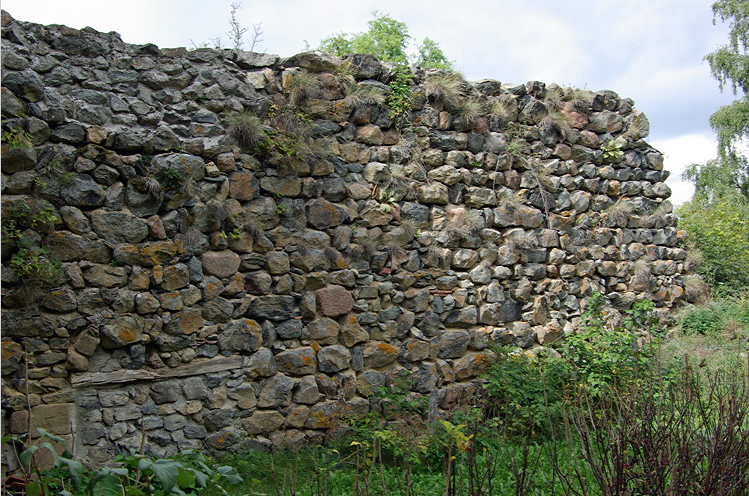 Roche-en-Régnier - remains of town wall