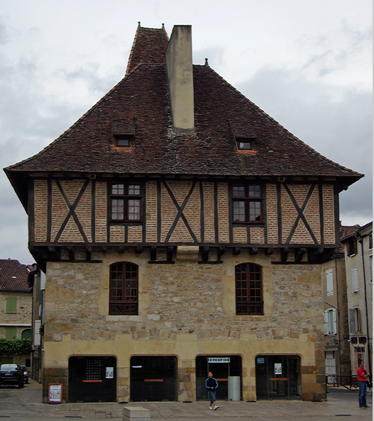 St-Céré, market hall
