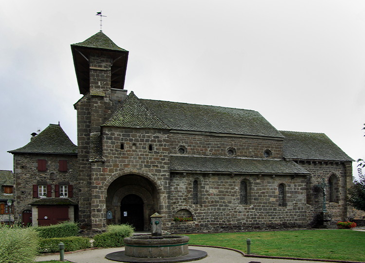 St-Cernin, Église St-Saturnin