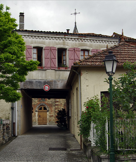 St Martin-d'Oydes  - gateway into fortified ecclesiastical settlement