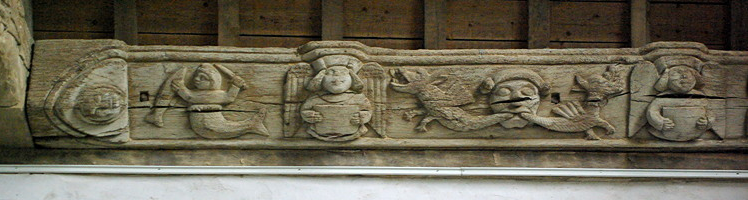 St Nicolas des Eaux church, carved frieze