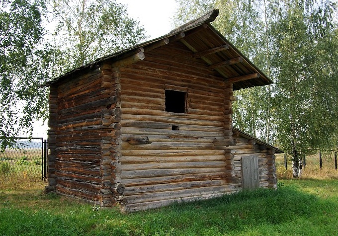 Suzdal Museum of Wooden Architecture and Everyday Life of Peasants - barn with kiln for drying grain