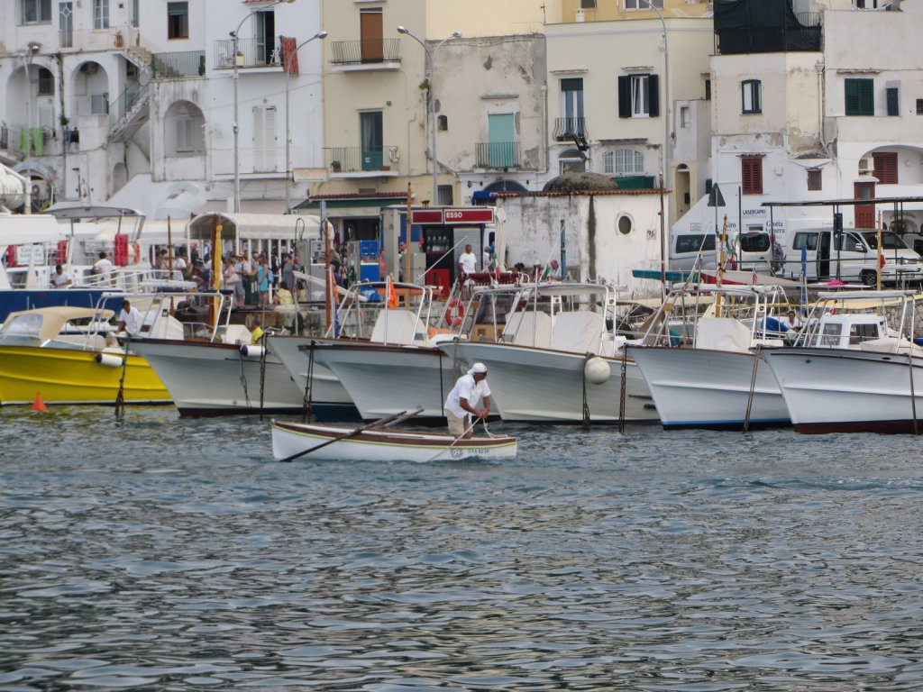 The rowboats from the blue grotto coming in for the night
