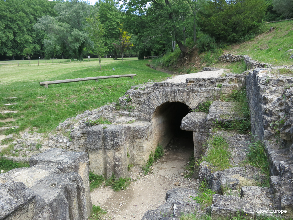 Uzes, Source of Aqueduct