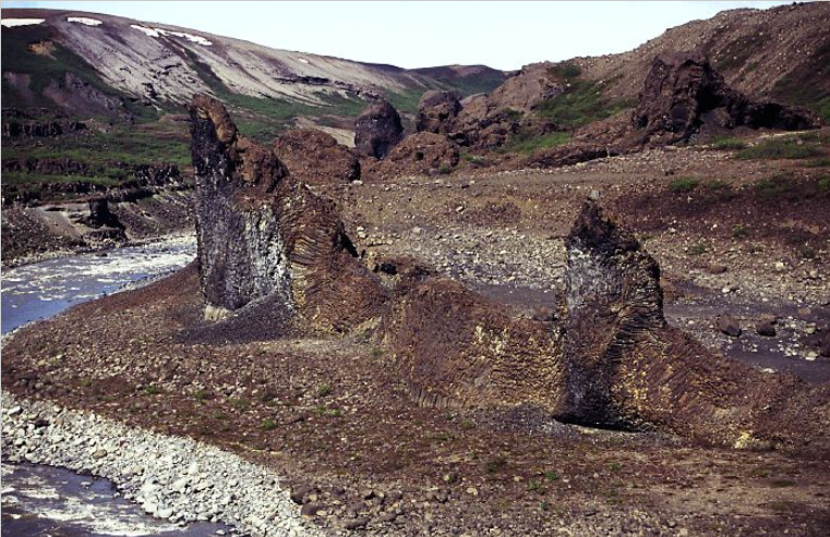 Vesterdalur - rock formations