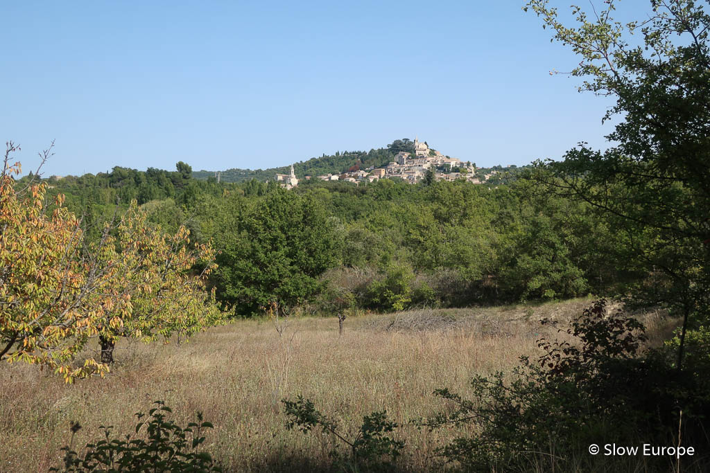 Walking from Bonnieux to Lacoste