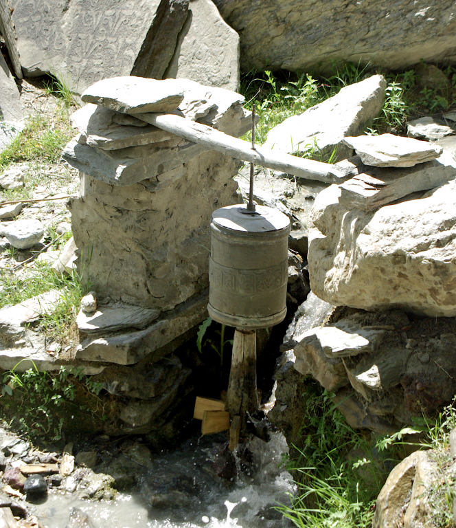 Water driven water wheel, Chilling Village